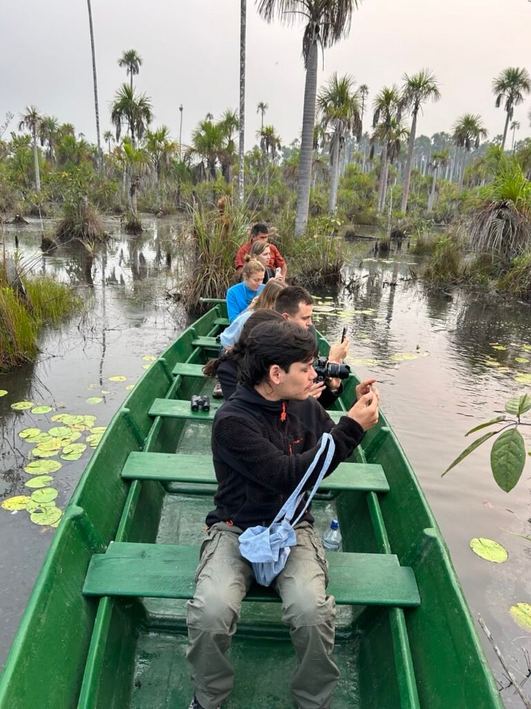 Pesca en el lago Yacumama en Tambopata Temporada lluviosa en Tambopata - pesca en el lago Yacumama
