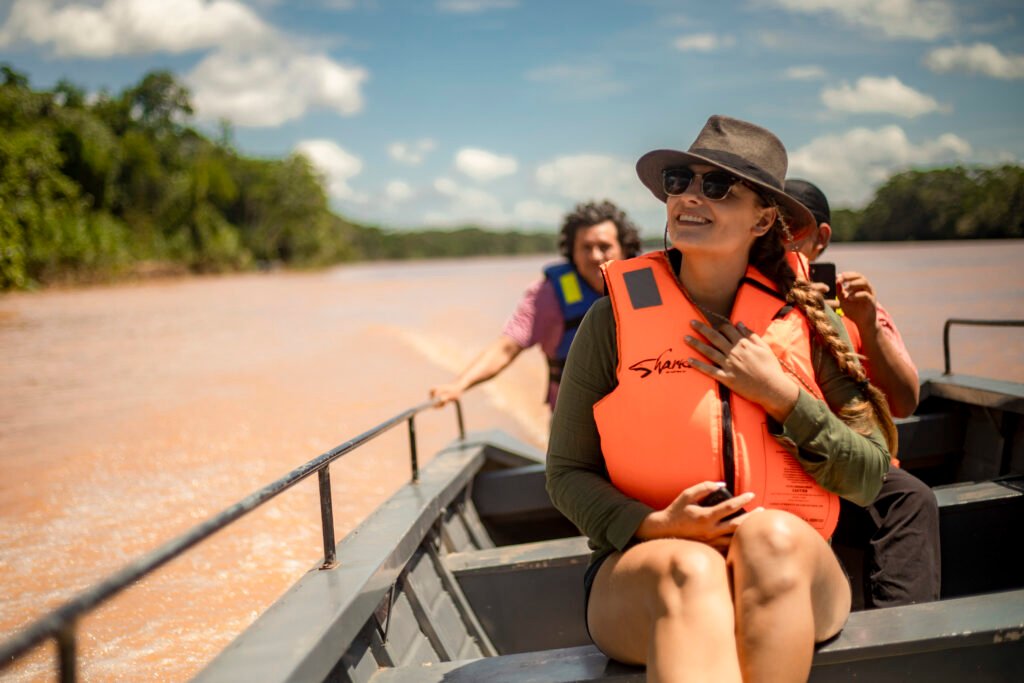 Paquete turístico Aventura en la Selva de Passiflora Tours en el rio Tambopata